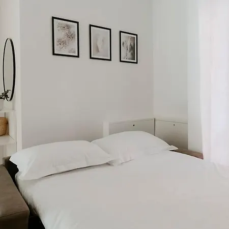 Apartment Duomo Con Dimora Del Vicolo Alba (Piedmont)